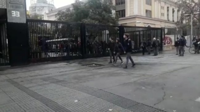 Instituto Nacional amaneció tomado por alumnos