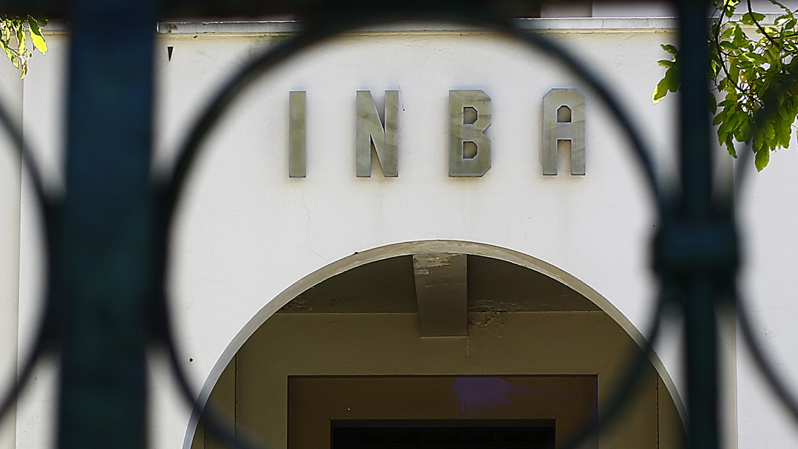 Apoderados del INBA acusan constante suspensión de clases por falta de profesores