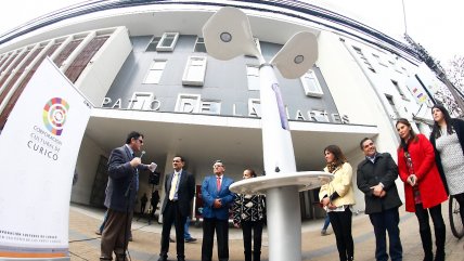  Curicó: Instalan primer árbol de carga solar en el Maule  