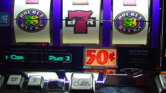 Avanza proyecto que prohíbe el funcionamiento de máquinas 