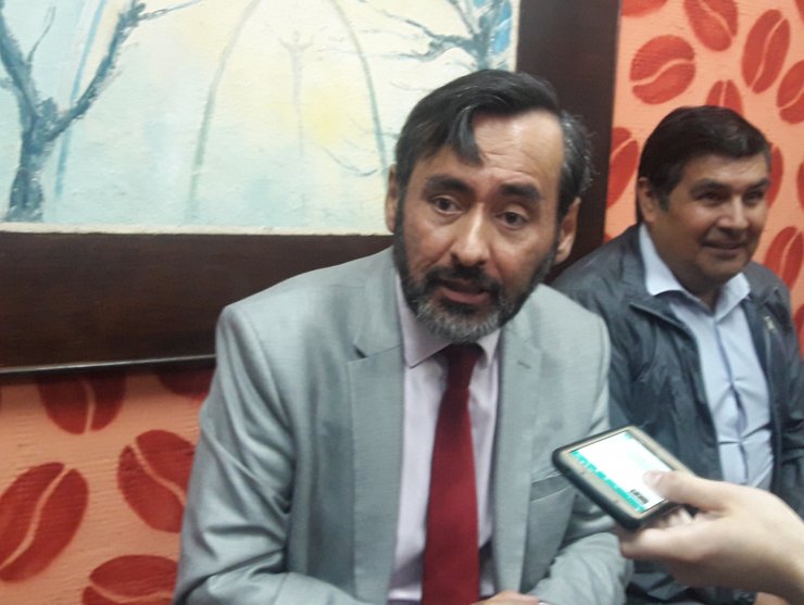 Tribunal Electoral suspendió al alcalde de Chillán Viejo, pero éste se aferra al cargo