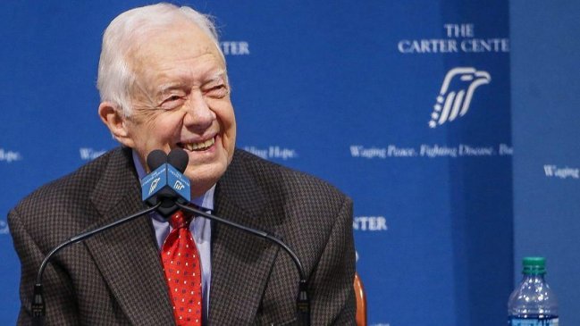 Ex presidente Jimmy Carter se recupera de cirugía de cadera tras caída
