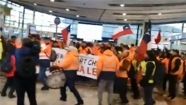 Nueva jornada de manifestaciones de encargados de equipajes en Aeropuerto