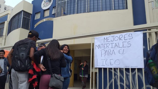 Iquique: Paro de un día culminó tras acuerdo de escolares y autoridades