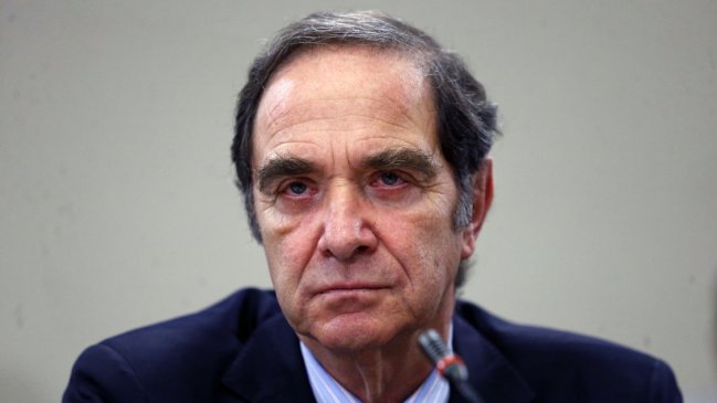 Ministro Larraín busca apoyos para que Lusic llegue a Corte Suprema