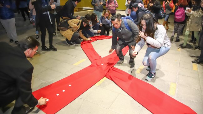 Rancagua: Universitarios hicieron vigilia en memoria de fallecidos por VIH