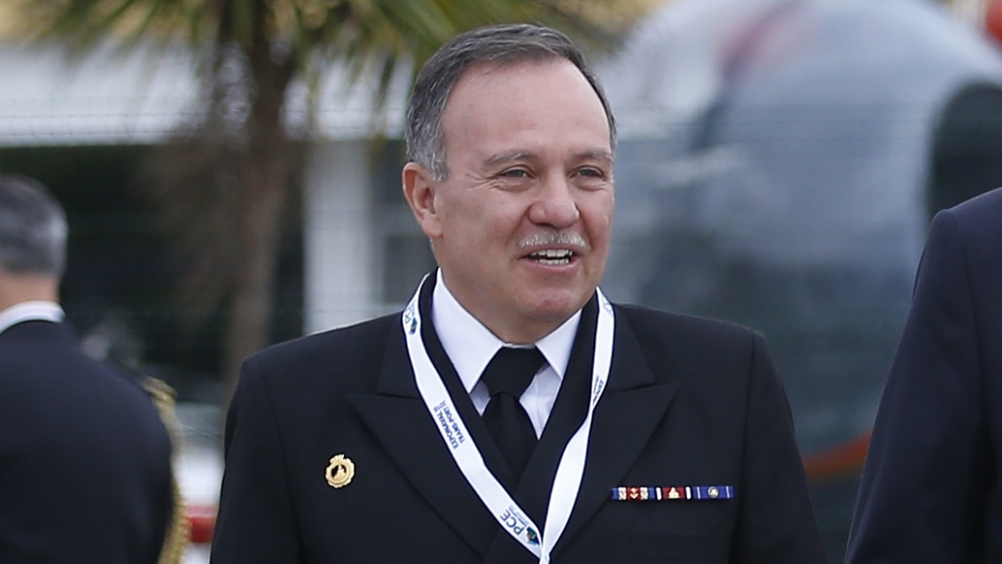 Comandante en jefe de la Armada: La información sobre viajes está en la Contraloría