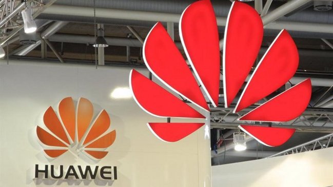 Principal proveedor telefónico de Japón interrumpe pedidos de Huawei