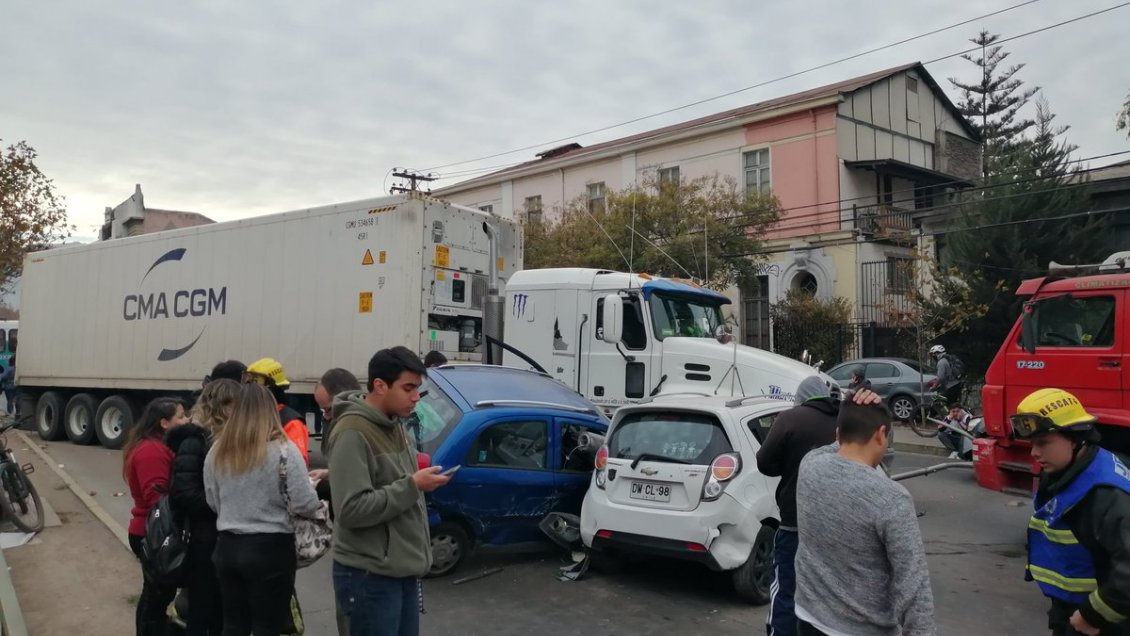 Choque múltiple genera gran congestión en Blanco Encalada