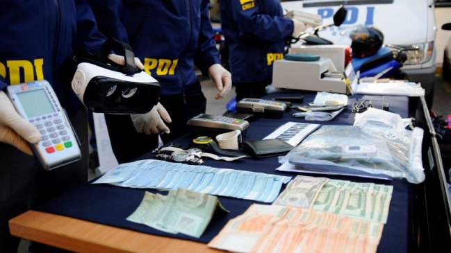 Aprovechó el momento y giró 100 mil pesos de tarjeta olvidada en cajero: Fue detenido