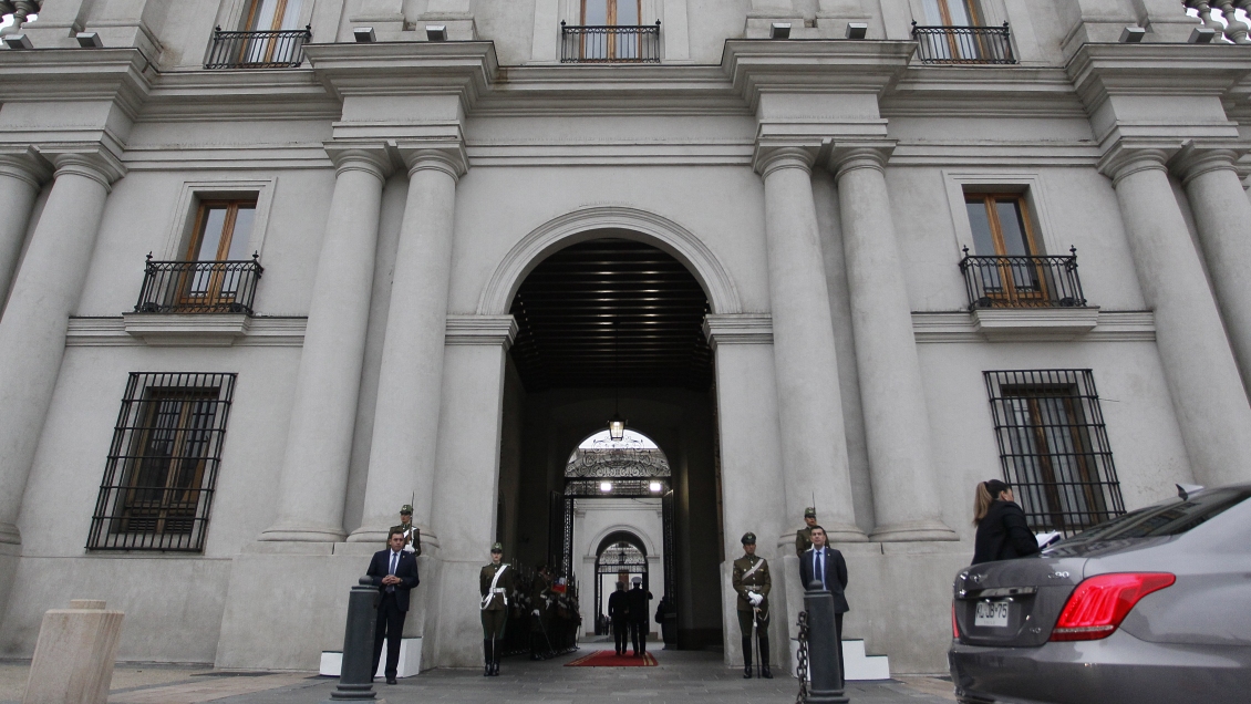 CERC-Mori: La política y sus instituciones están en su 