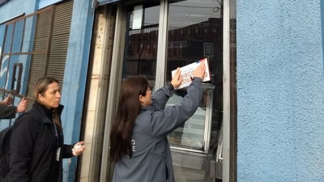 Prohíben funcionamiento a carnicería que vendía carne vencida en Chillán