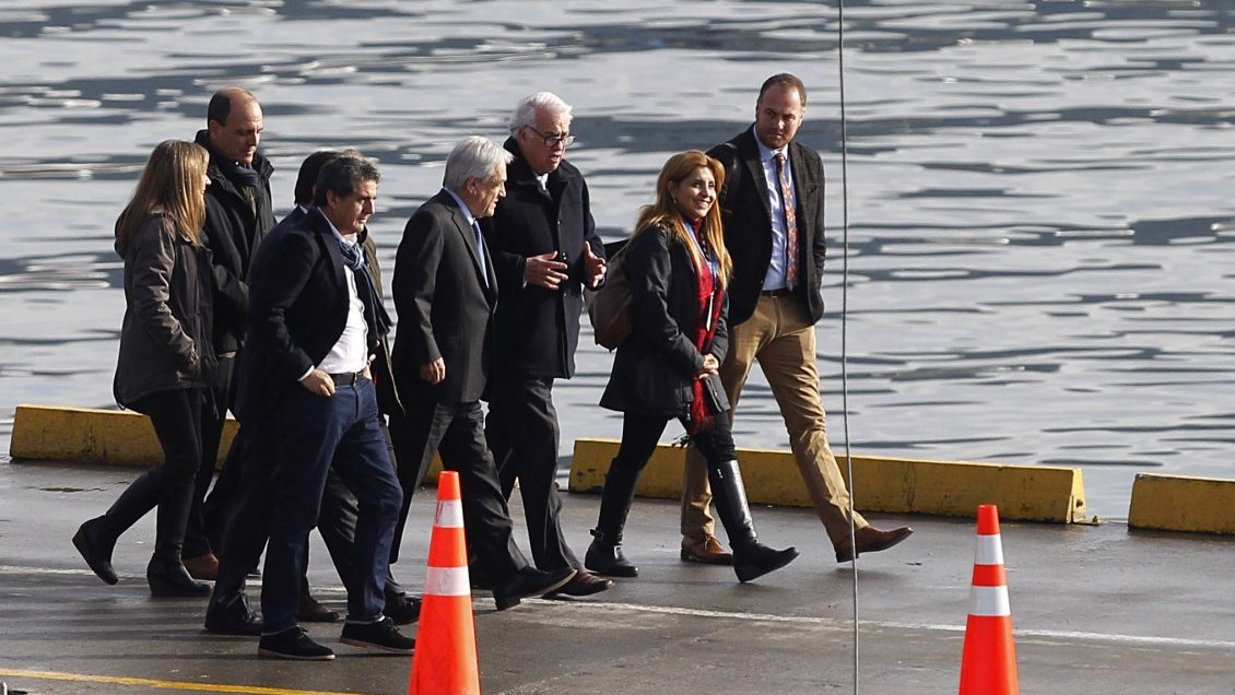 Gobierno inauguró cable de fibra óptica que unirá a Chile con la zona austral