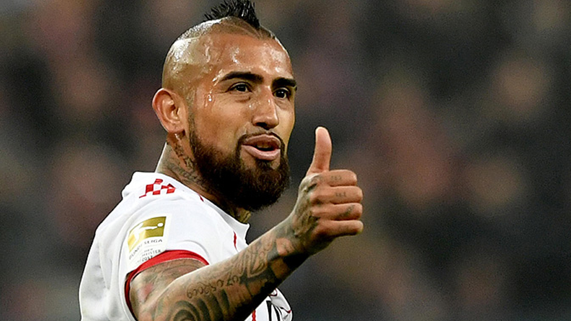 Guardaespaldas conducía un auto de Arturo Vidal y lo chocaron