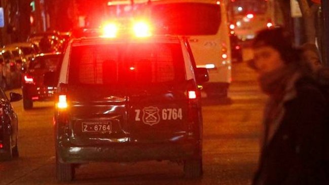 Mujer fue detenida por quemar las manos de sus nietos en Quilicura