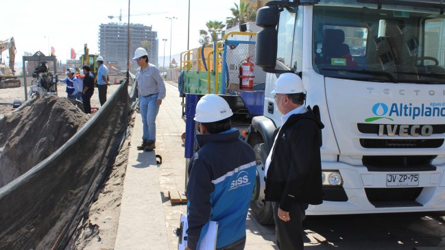 Aseguran que crisis de aguas servidas en playa Chinchorro de Arica no afectó al medio ambiente