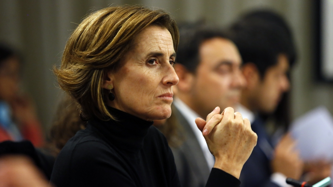 Ministra Cubillos emplazó a rector del Instituto Nacional a expulsar a encapuchados