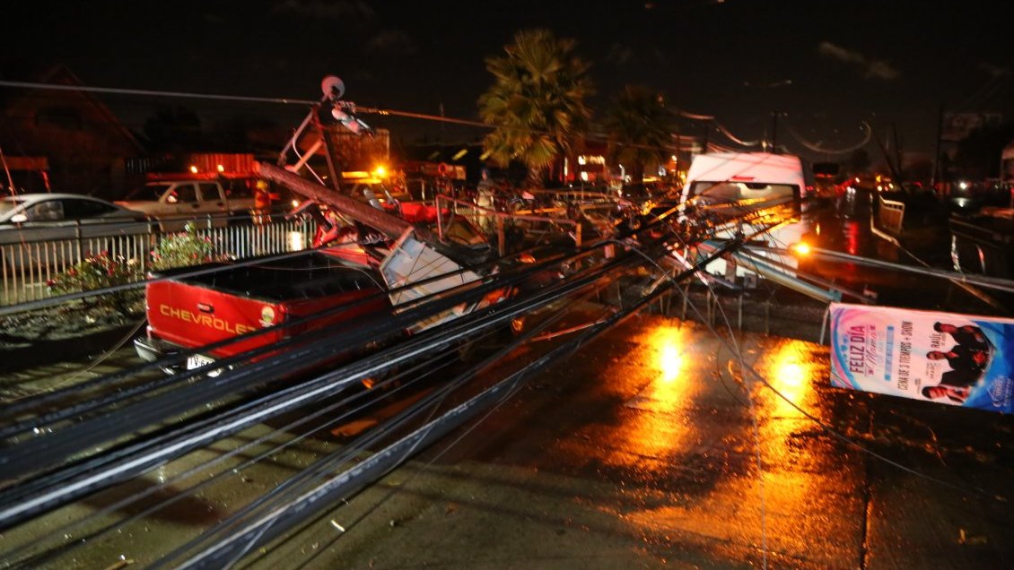Iván Torres emplaza a Piñera y le pide radares meteorológicos tras tornado en Los Ángeles