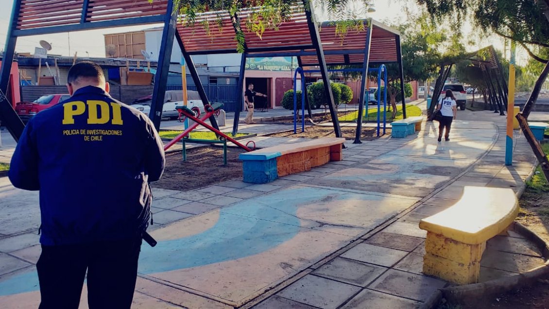 Adulto mayor dejó tres personas lesionadas tras atacarlas con arma blanca en una plaza