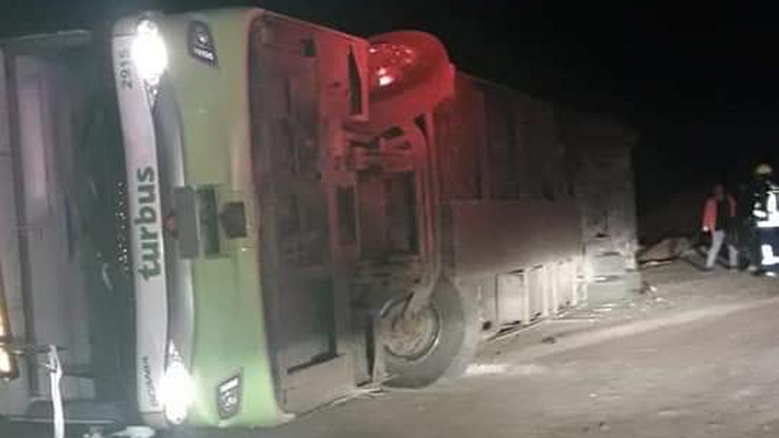 Varios heridos por volcamiento de bus en Tocopilla