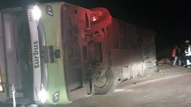 Varios heridos por volcamiento de bus en Tocopilla