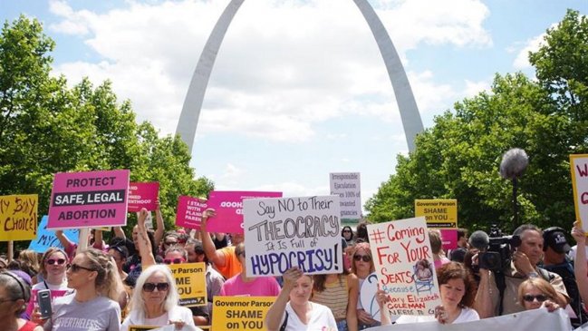EE.UU.: Justicia protege el aborto en el estado de Missouri 