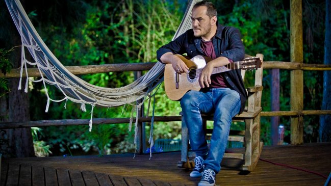 Ismael Serrano sumó show a su regreso a Chile