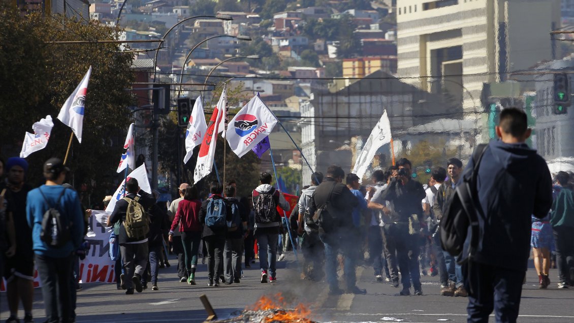 Marcha de la Confech en Valparaíso durante la Cuenta Pública no fue autorizada