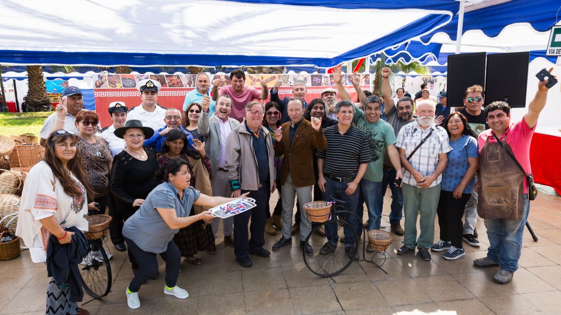 Artesanía y productos de todo Chile llegan para celebrar el mes de Arica