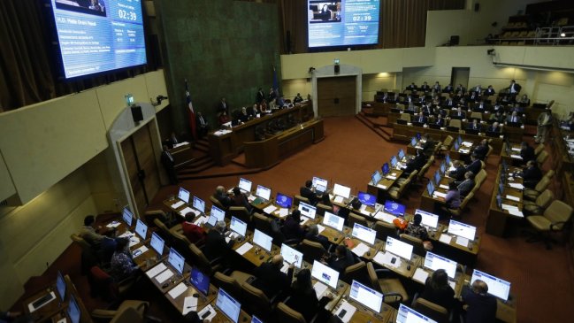 Piñera defendió reducción de parlamentarios: 