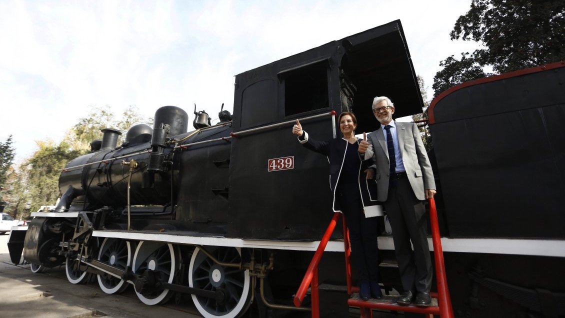 Gobierno firmó mandato para desarrollo del tren entre Santiago y Valparaíso