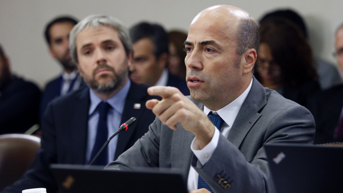 Alcalde Carter anunció querella contra el contralor Bermúdez