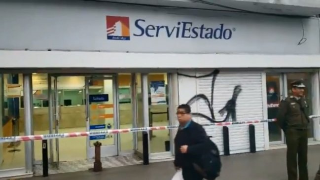 Sujeto intentó asaltar banco con pistola a fogueo y fue reducido por los trabajadores