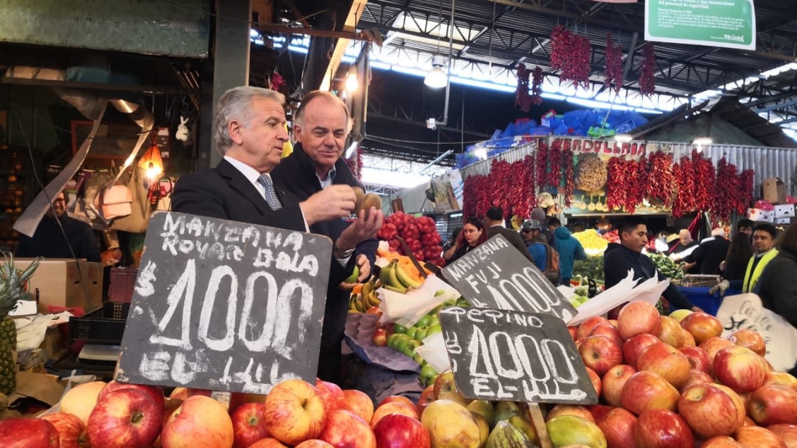 Como en el colegio: Tras recibir nota 4, Larraín pide a Valdés que se autoevalúe