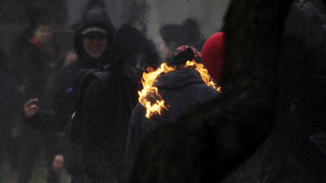 Joven que se quemó con molotov quedó en libertad con vigilancia del Sename