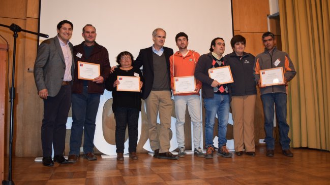 Concretan reconversión laboral de ex trabajadores de Iansa en Linares
