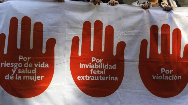 Aborto: La mitad de los obstetras de la red pública son objetores en causal de violación