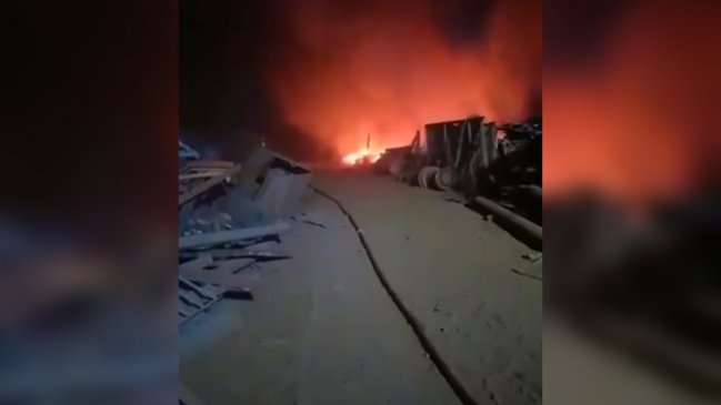 Incendio en depósito en Lampa: Bomberos asocia origen a 