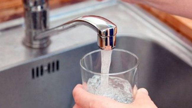 Vecinos de la costa de Valdivia denuncian mala calidad del agua potable