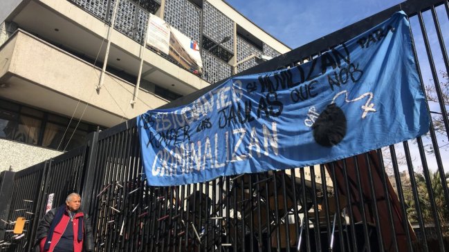 Toma del Instituto Nacional: Ministra acusa que 