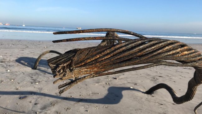 Iquique: Marejadas sacaron a la luz el cableado decimonónico del telégrafo