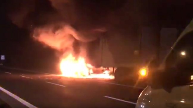 Camión incendiado provoca gran congestión en la Ruta 68