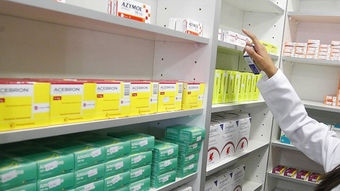 Cada año hay 11 mil hospitalizados en Chile por uso indiscriminado de fármacos
