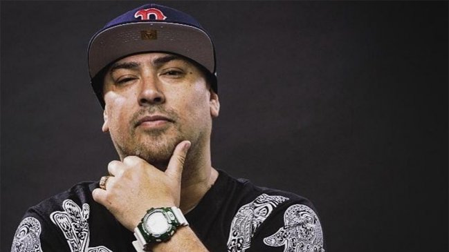 Juan Sativo lidera celebración de aniversario del Pacto Arte Bar de Providencia