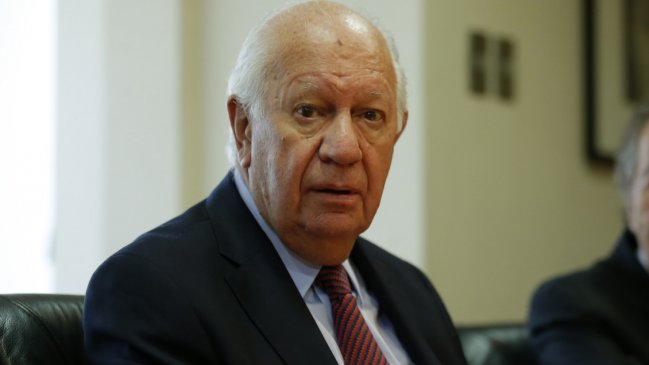 Lagos rechaza acusación de obstruccionismo: La democracia consiste en dialogar y sacar adelante proyectos