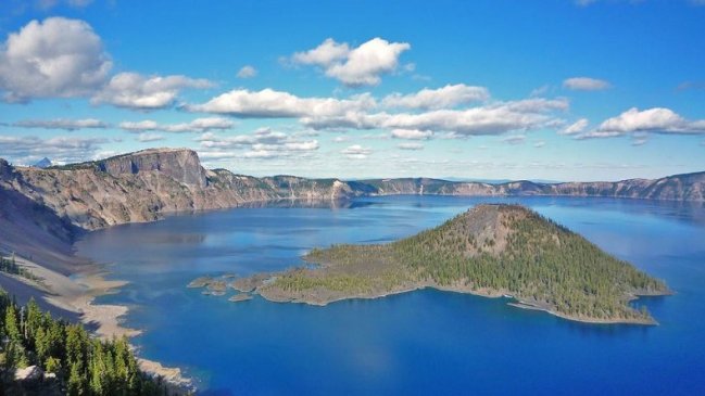Un hombre cayó a la caldera de un volcán inactivo de 240 metros de altura y sobrevivió