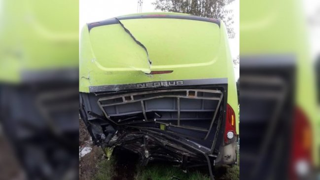 Al menos 15 lesionados dejó accidente entre un bus y un camión en La Araucanía