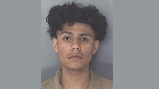 Acusan a adolescente de matar a su amigo tras discutir por videojuegos