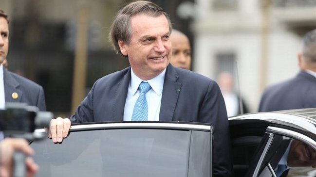  Bolsonaro insinúa destitución del jefe de banco de fomento  