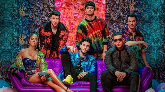 Jonas Brothers cantarán en español en 